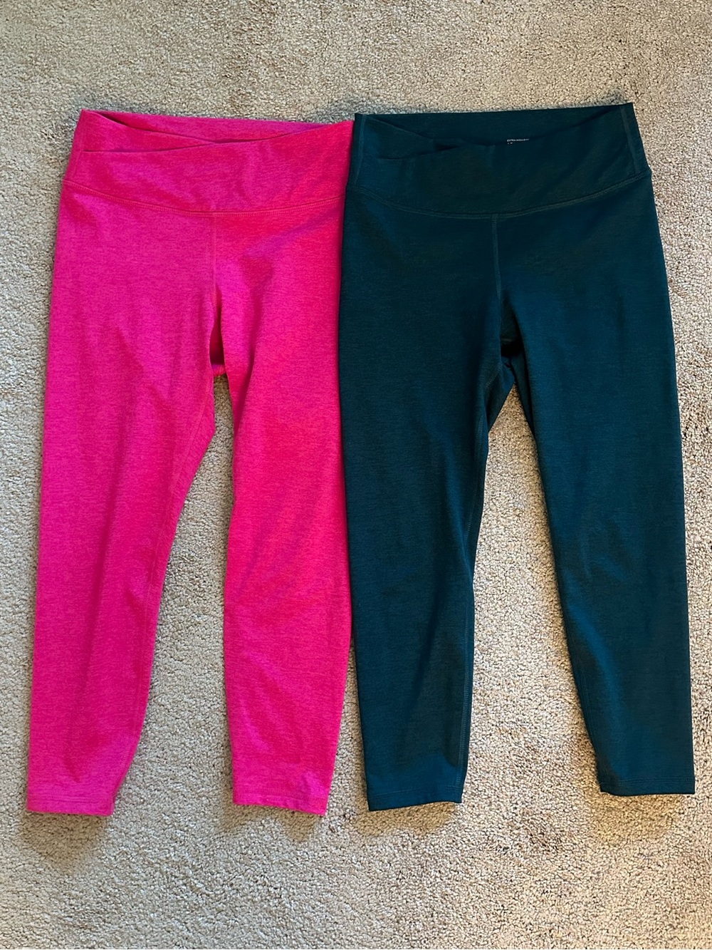 Old Navy CloudComfy Extra High Rise Leggings Pink and Teal Size Petite Medium
